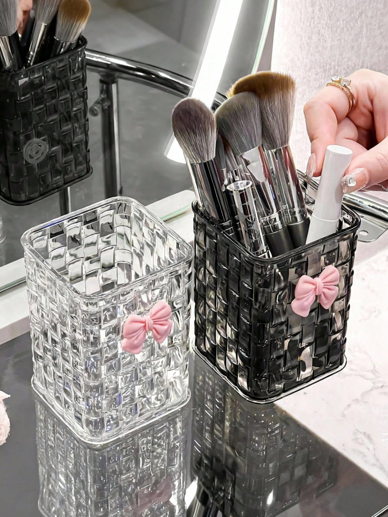 Is Stationery Office Supply - 1pc Woven Texture Makeup Brush Holder