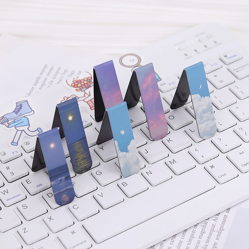 2pcs Fantasy Landscape Themed  - Bookmark Magnetic Clip reseña y precio