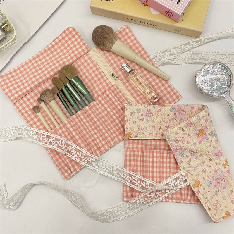 Cute Cartoon Embossed Pencil R - Pen Pouch Roll reseña y precio